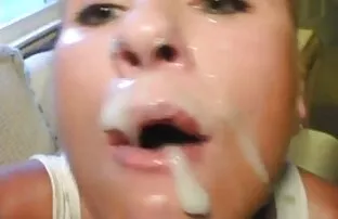 XXX ممنوع عکس سکسی دختران کوچک استراپون
