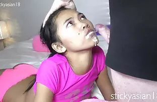 XXX در حالی که زن در اتاق خواب است ، شوهر در اتاق عکس های دختر های سکسی نشیمن خدمتکار را لگد می زند