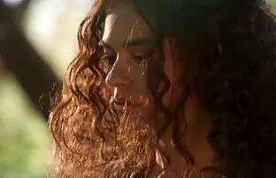 XXX جوجه ای که عکس سکسی دختر با اسب در حمام گذاشته بود ، کونش را با نازل زیر دوش لگد می زند