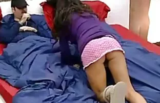 XXX بچه ها بهترین زیبایی ها را برداشته و شروع به لعنتی عکس سکسی دختر خاله کردن آنها کردند