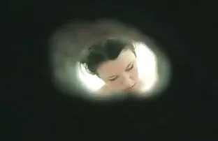 XXX معشوقه بی رحمانه عکس سکسدختر بی رحمانه برده خود را در توپ ها سیلی زد