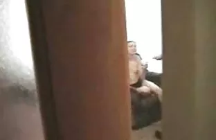 XXX رابطه جنسی عکس سکسی کردن دختر با معشوقه در محل کار