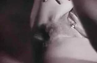 XXX ماساژور عکس سکسی از دختران نوجوان با درد شدیدی همراه با مشتری پرش می کند